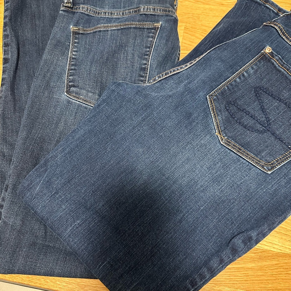 2 Pairs Women's Blue Jeans